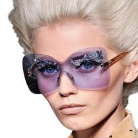 Authentic Fendi Runway FS5273 Shield Sunglasses - Picture 2 of 8